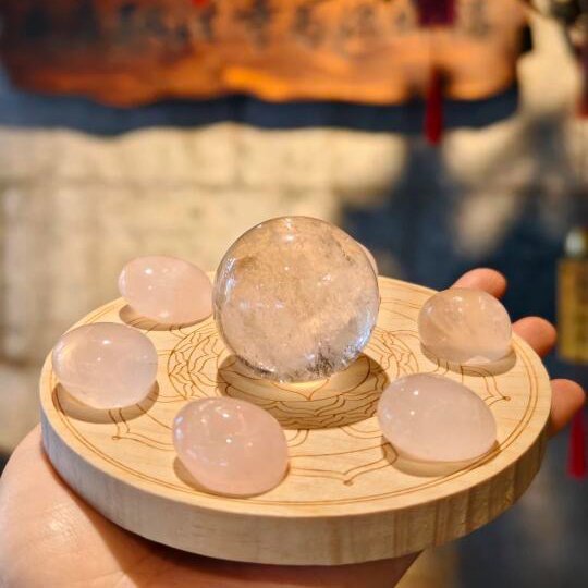 Virgo with Aries，Pink seven-star array, natural crystal